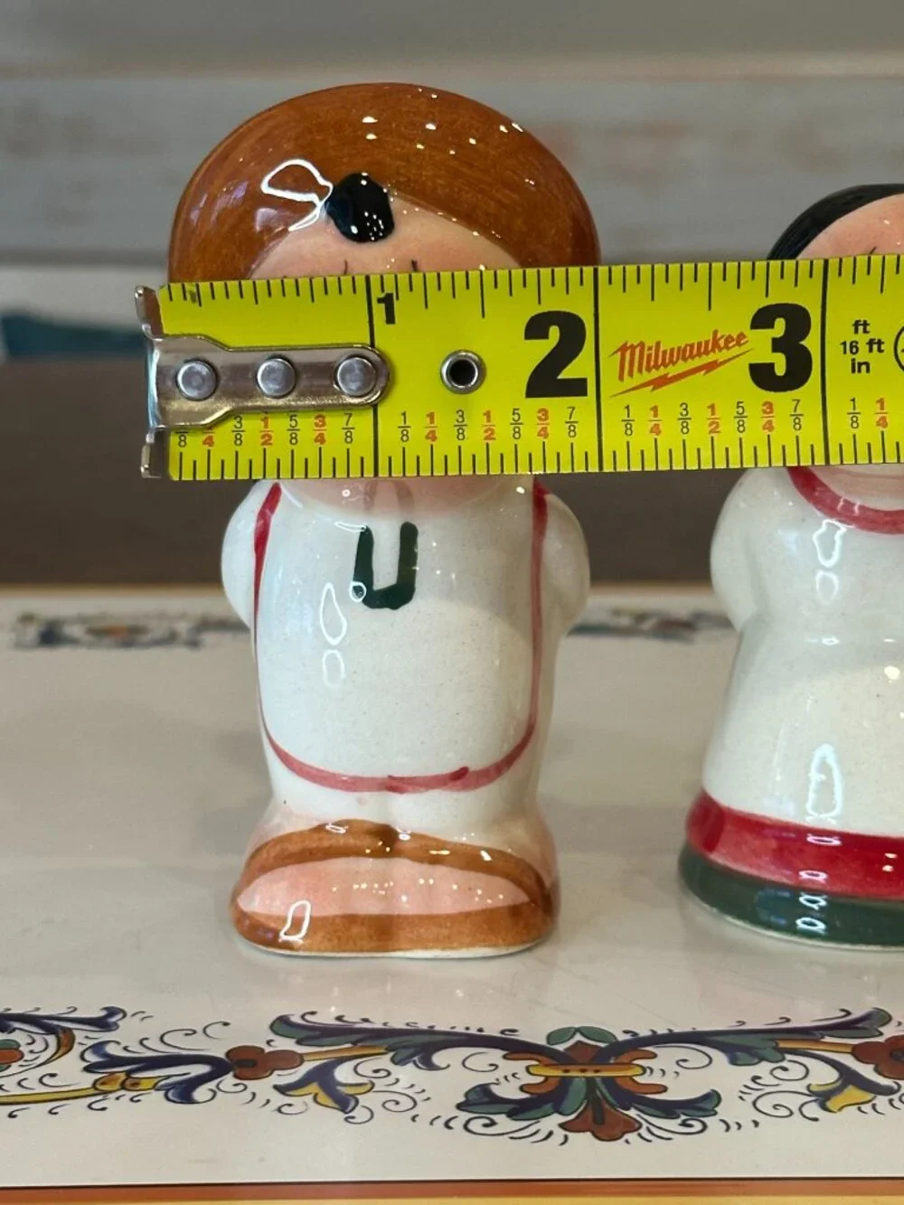 vintage ceramic kissing couple salt and pepper shakers
